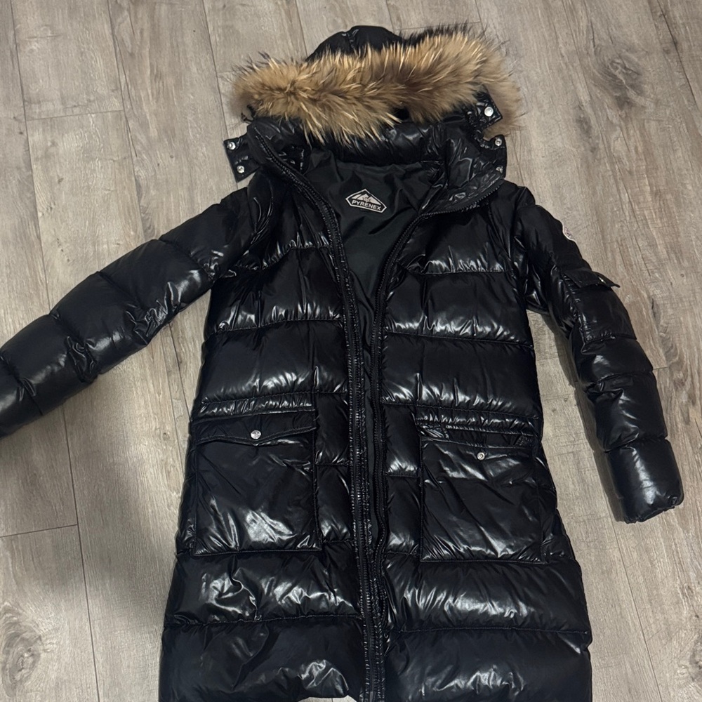 Pyrex Black Puffer Jacket with real fur hood size 38 which is like a medium